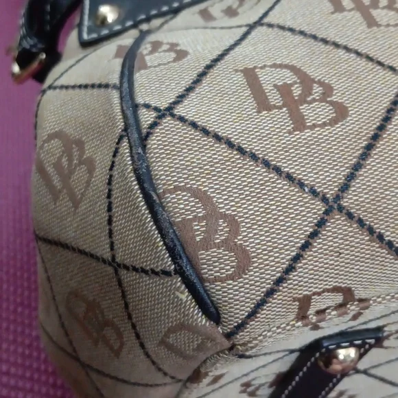 Dooney Bourke - Picture 9 of 15